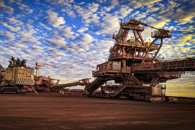 notícia: Governo define estratégias econômicas para implantação de projeto de mineração de Ouro, em Água Azul do Norte