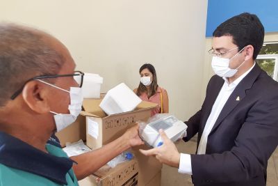 notícia: Governo recebe doação de 50 bombas de infusão para reforço do tratamento da Covid-19