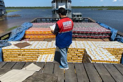 notícia: Secretaria da Fazenda apreende mais de 44 mil latas de cerveja em porto de Oriximiná 