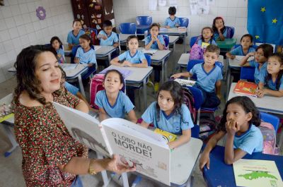 notícia: Com investimentos na educação, Seduc celebra o Dia Nacional do Estudante