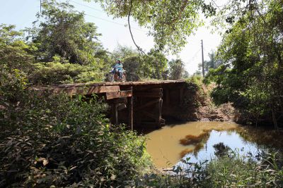 notícia: Estado garante a construção de mais duas pontes em concreto na zona rural de Nova Ipixuna