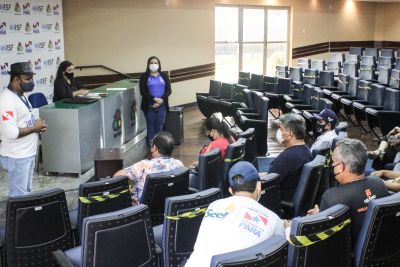 notícia: Seel discute modelo de retorno às aulas presenciais dos Programas de Esporte e Lazer