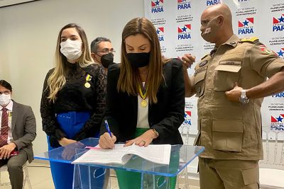 notícia: Governo inicia licitação para escolha de banca organizadora de concurso do Corpo de Bombeiros