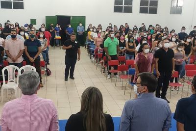 notícia: Jovens de Goianésia se mobilizam pelas vagas do cursinho para acesso às universidades
