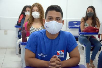 notícia: Aulas no Polo Metropolitano Pré-Enem, em Belém, motivam alunos da rede pública estadual 