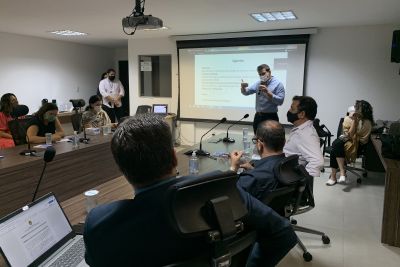 notícia: Governo reúne com instituições de pesquisa para debater sobre Bioeconomia