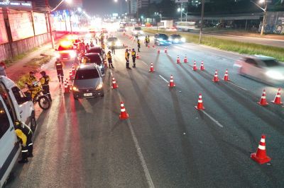 notícia: Detran realiza abordagem para implantação de novas práticas de fiscalização de trânsito