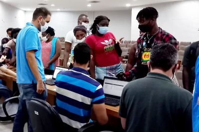 notícia: Sejudh acompanha atendimento a haitianos encontrados em Belém