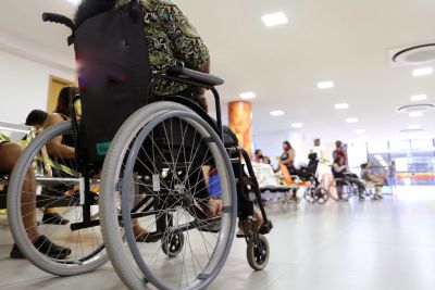 notícia: Sancionada a Lei que reduz em até 1h diária a carga horária de servidor cuidador direto de PcD