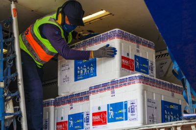 notícia: Pará recebe mais 49.250 mil doses de vacina da Astrazeneca nesta terça-feira (28)