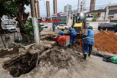 notícia: Cosanpa prossegue asfaltamento de vias que receberam redes de abastecimento de água