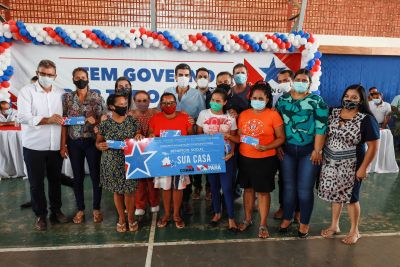 notícia: Governo entrega benefícios habitacionais e títulos de terra em Rondon do Pará 
