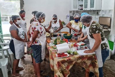 notícia: Emater capacita mulheres, em Benevides, sobre aproveitamento integral da banana 