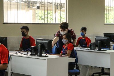 notícia: Parceria estende capacitação tecnológica oferecida aos alunos da Eetepa Dr. Celso Malcher