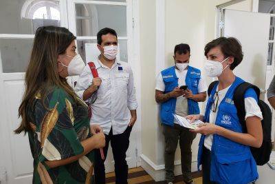 notícia: Representantes da União Europeia visitam 'Espaço da Pessoa Refugiada e do Migrante' da Sejudh