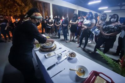 notícia: Calouros do curso de Gastronomia assistem à aula inaugural