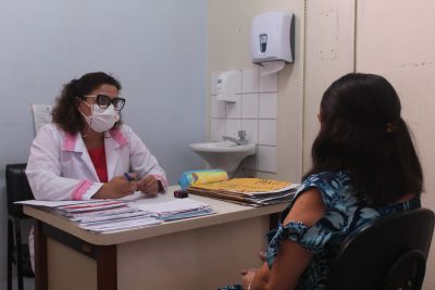 notícia: Apoio psicológico é fundamental no tratamento do câncer de mama, afirmam especialistas