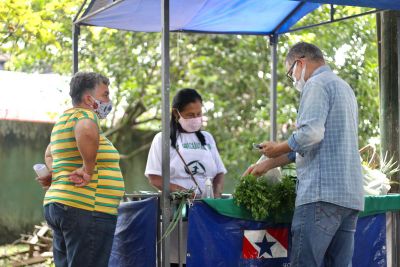 notícia: Emater realiza Empório Sustentável e incentiva a relação direta entre produtor e consumidor