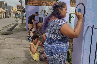 notícia: Mulheres recebem capacitação artística do projeto 'De Menina a Mulher', pelo TerPaz 