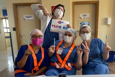 notícia: 'Show da prevenção' alerta para os cuidados que evitam lesões em pacientes na UTI, no Hospital Abelardo Santos