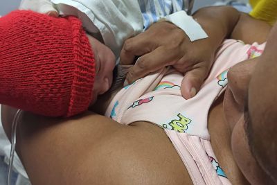 notícia: Equipe do Barco Papa Francisco realiza parto na comunidade de Arapiuns