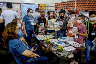 notícia: Seduc começa sua programação na 24ª Feira Pan-Amazônica do Livro e das Multivozes