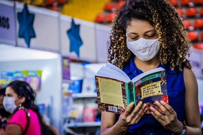 notícia: Grande movimento e democratização da leitura marcam 24ª Feira Pan-Amazônica do Livro