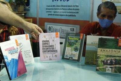 notícia: Editora da Ioepa encerra participação na Feira Pan-Amazônica do Livro com 30 livros lançados