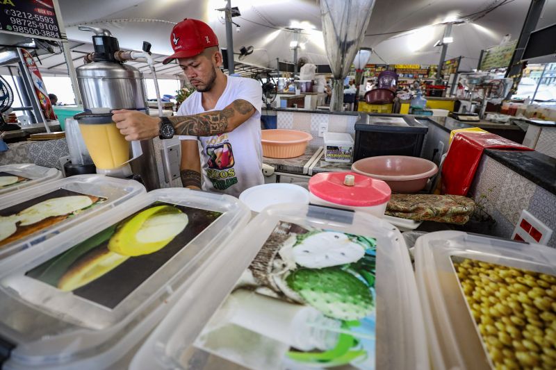 Imagens Ver-o-Peso - Rodrigo Pinheiro AgPará <div class='credito_fotos'>Foto: Rodrigo Pinheiro / Ag. Pará &nbsp;&nbsp;|&nbsp;&nbsp; <a href='/midias/2022/originais/11519_599fdd3a-852b-cfb0-7e88-0c2dab3068b2.jpg' download><i class='fa-solid fa-download'></i> Download</a></div>