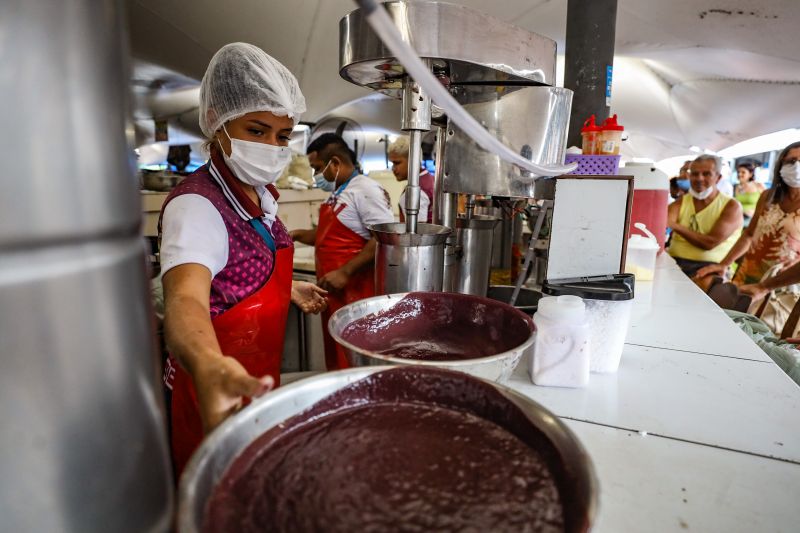 Imagens Ver-o-Peso - Rodrigo Pinheiro AgPará <div class='credito_fotos'>Foto: Rodrigo Pinheiro / Ag. Pará &nbsp;&nbsp;|&nbsp;&nbsp; <a href='/midias/2022/originais/11519_644734b0-33e6-8b65-264e-e95655558262.jpg' download><i class='fa-solid fa-download'></i> Download</a></div>