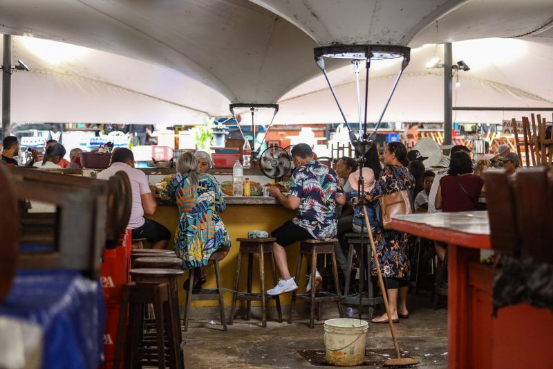 Imagens Ver-o-Peso - Rodrigo Pinheiro AgPará <div class='credito_fotos'>Foto: Rodrigo Pinheiro / Ag. Pará &nbsp;&nbsp;|&nbsp;&nbsp; <a href='/midias/2022/originais/11519_6e652fb5-f29b-9948-67e1-c8fbd3f7bd40.jpg' download><i class='fa-solid fa-download'></i> Download</a></div>