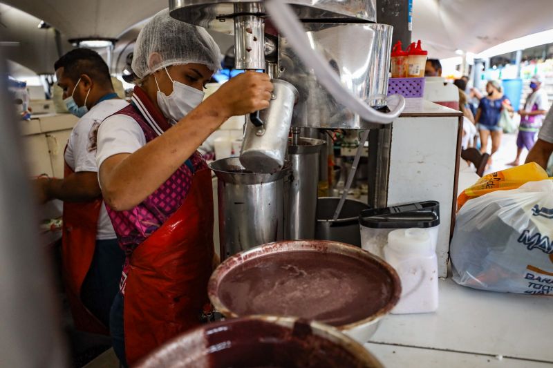 Imagens Ver-o-Peso - Rodrigo Pinheiro AgPará <div class='credito_fotos'>Foto: Rodrigo Pinheiro / Ag. Pará &nbsp;&nbsp;|&nbsp;&nbsp; <a href='/midias/2022/originais/11519_c811ba24-3bfa-fb4c-0de7-3f6a435e02c8.jpg' download><i class='fa-solid fa-download'></i> Download</a></div>