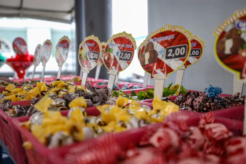 Imagens Ver-o-Peso - Rodrigo Pinheiro AgPará <div class='credito_fotos'>Foto: Rodrigo Pinheiro / Ag. Pará &nbsp;&nbsp;|&nbsp;&nbsp; <a href='/midias/2022/originais/11519_e6252190-1b67-5a49-e2fa-b0a4326877d6.jpg' download><i class='fa-solid fa-download'></i> Download</a></div>