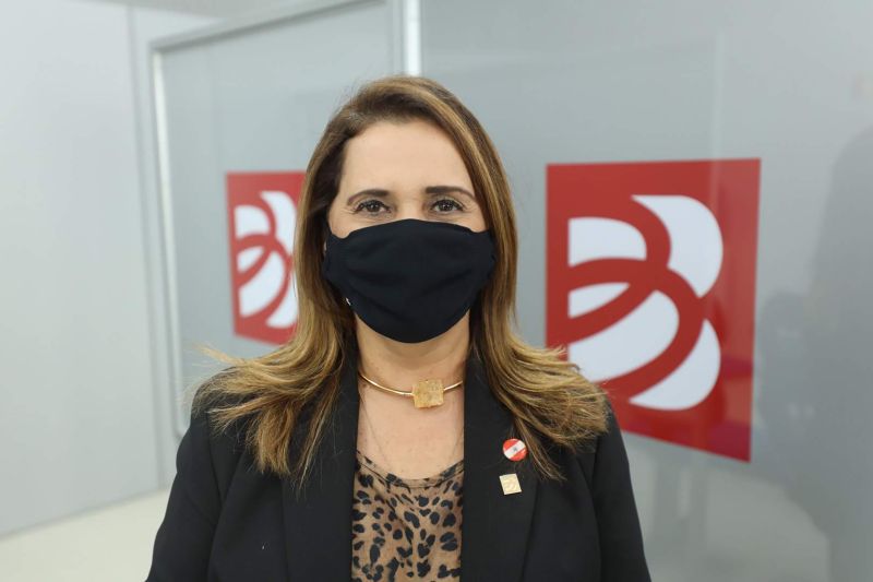 Entrega de agência do Banpará em Terra Alta; Ruth Mello