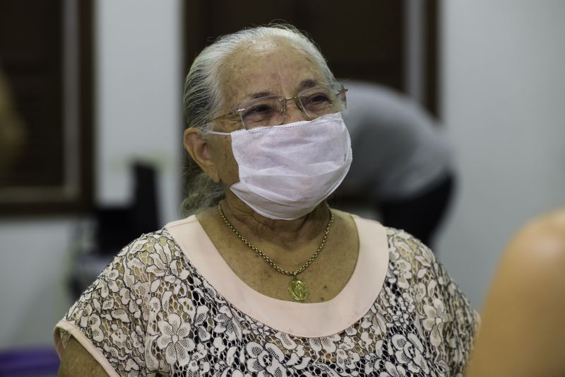 Vera Lúcia  Leal - diretora da creche