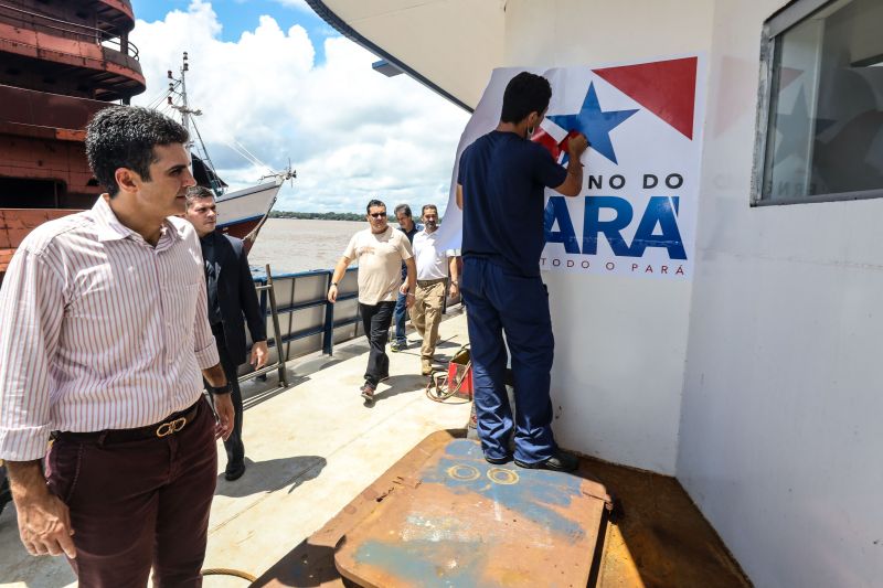 Governador Helder Barbalho visita instalações da Base integrada fluvial Antônio Lemos em belém- Fotos Marco Santos_ Ag Pará <div class='credito_fotos'>Foto: Marco Santos / Ag. Pará &nbsp;&nbsp;|&nbsp;&nbsp; <a href='/midias/2022/originais/14156_11fff835-b9cc-20c7-132d-980ec1c65315.jpg' download><i class='fa-solid fa-download'></i> Download</a></div>