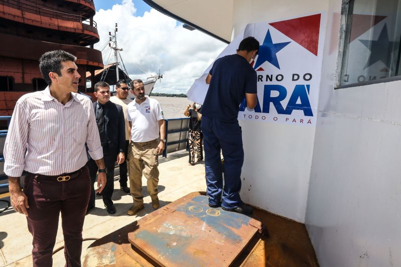 Governador Helder Barbalho visita instalações da Base integrada fluvial Antônio Lemos em belém- Fotos Marco Santos_ Ag Pará <div class='credito_fotos'>Foto: Marco Santos / Ag. Pará &nbsp;&nbsp;|&nbsp;&nbsp; <a href='/midias/2022/originais/14156_1d9c6d95-ab78-0e44-dbca-6b623c33567e.jpg' download><i class='fa-solid fa-download'></i> Download</a></div>