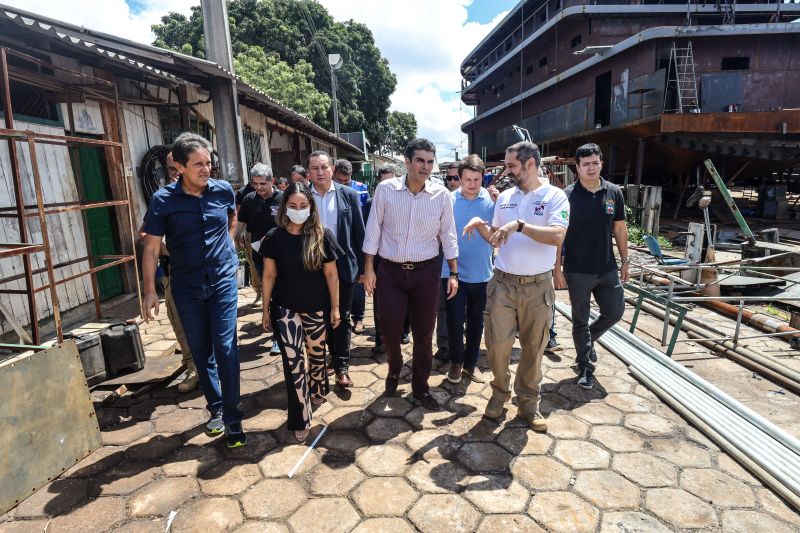 Governador Helder Barbalho visita instalações da Base integrada fluvial Antônio Lemos em belém- Fotos Marco Santos_ Ag Pará <div class='credito_fotos'>Foto: Marco Santos / Ag. Pará &nbsp;&nbsp;|&nbsp;&nbsp; <a href='/midias/2022/originais/14156_4ea2e805-bd18-ba32-f1b9-79a262bccf7f.jpg' download><i class='fa-solid fa-download'></i> Download</a></div>