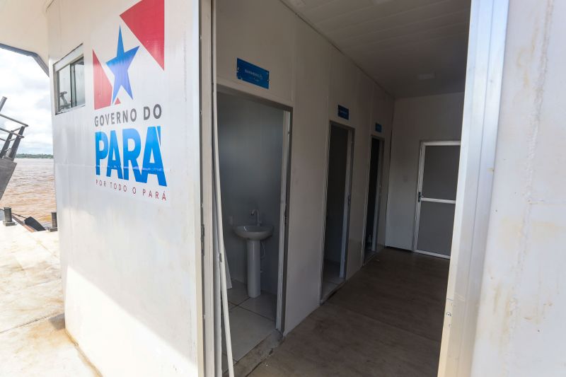 Governador Helder Barbalho visita instalações da Base integrada fluvial Antônio Lemos em belém- Fotos Marco Santos_ Ag Pará <div class='credito_fotos'>Foto: Marco Santos / Ag. Pará &nbsp;&nbsp;|&nbsp;&nbsp; <a href='/midias/2022/originais/14156_56de4499-c309-cc2c-2360-6092f4625930.jpg' download><i class='fa-solid fa-download'></i> Download</a></div>