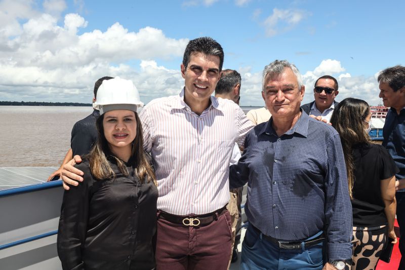Governador Helder Barbalho visita instalações da Base integrada fluvial Antônio Lemos em belém- Fotos Marco Santos_ Ag Pará <div class='credito_fotos'>Foto: Marco Santos / Ag. Pará &nbsp;&nbsp;|&nbsp;&nbsp; <a href='/midias/2022/originais/14156_872cfbba-4b93-db77-f6db-ad12d985308c.jpg' download><i class='fa-solid fa-download'></i> Download</a></div>