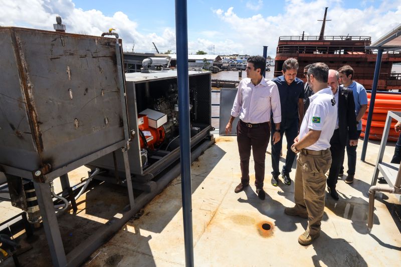 Governador Helder Barbalho visita instalações da Base integrada fluvial Antônio Lemos em belém- Fotos Marco Santos_ Ag Pará <div class='credito_fotos'>Foto: Marco Santos / Ag. Pará &nbsp;&nbsp;|&nbsp;&nbsp; <a href='/midias/2022/originais/14156_e57f1635-1618-55c3-c7ac-040a8d13d9c0.jpg' download><i class='fa-solid fa-download'></i> Download</a></div>