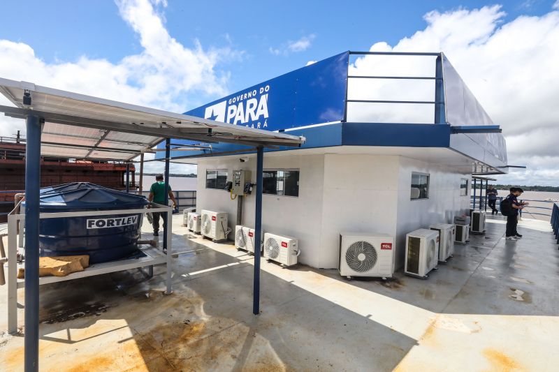 Governador Helder Barbalho visita instalações da Base integrada fluvial Antônio Lemos em belém- Fotos Marco Santos_ Ag Pará <div class='credito_fotos'>Foto: Marco Santos / Ag. Pará &nbsp;&nbsp;|&nbsp;&nbsp; <a href='/midias/2022/originais/14156_eba1388e-458b-10fd-21f1-bcab4f76de81.jpg' download><i class='fa-solid fa-download'></i> Download</a></div>