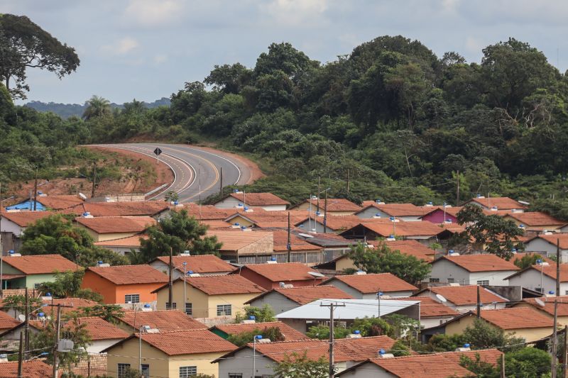 Imagens da Avenida Elis Ribeiro Pinto (novo nome da Avenida Moaçara), em Santarém - Rodrigo Pinheiro AgPará
<div class='credito_fotos'>Foto: Rodrigo Pinheiro / Ag.Pará | <a href='/midias/2022/originais/14756_bbe0b674-215b-4490-ac9b-1e259bc1c402.jpg' download><i class='fa-solid fa-download'></i> Download</a></div>