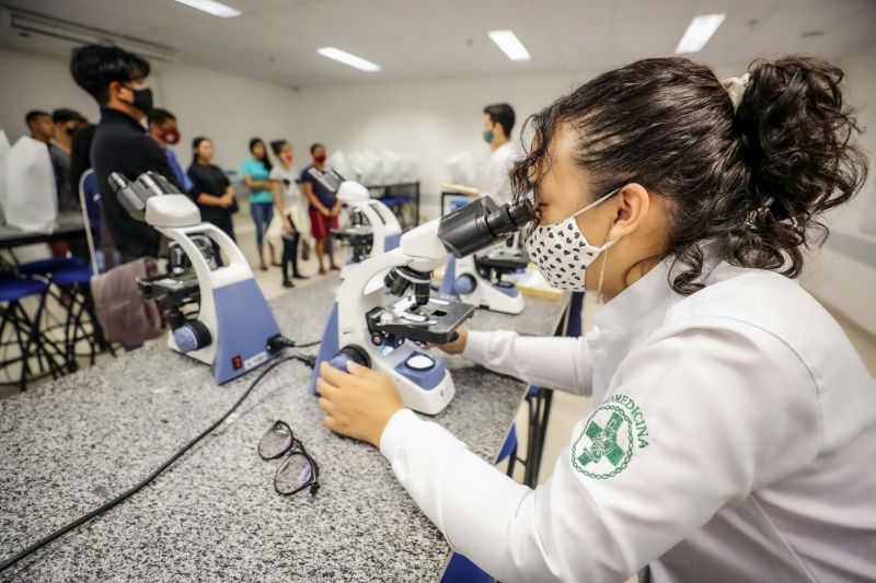 Curso Férias UsiPaz Benguí - Fotos Bruno Cecim - Ag.Pará <div class='credito_fotos'>Foto: Bruno Cecim / Ag.Pará | <a href='/midias/2022/originais/14882_eafe799f-8105-d49f-bd84-4bc0ecd1677c.jpg' download><i class='fa-solid fa-download'></i> Download</a></div>