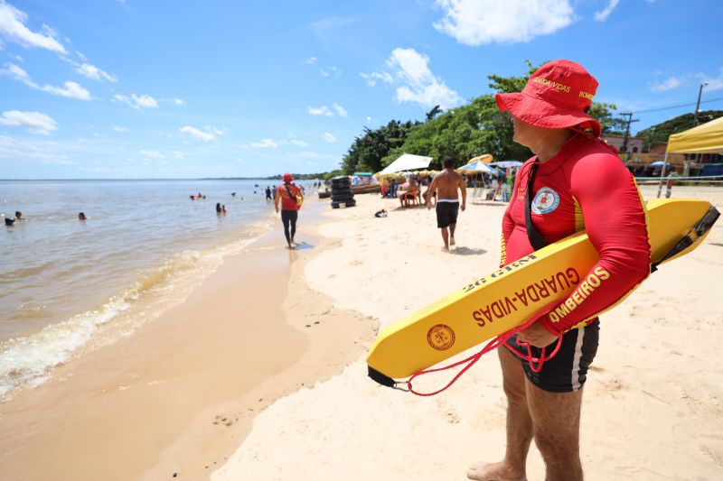 Operação verão no Distrito de Outeiro em Belém <div class='credito_fotos'>Foto: Bruno Cecim / Ag.Pará | <a href='/midias/2022/originais/14891_88c1b80e-e846-15c0-93d7-892ba10d5228.jpg' download><i class='fa-solid fa-download'></i> Download</a></div>