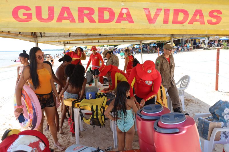 Operação verão no Distrito de Outeiro em Belém <div class='credito_fotos'>Foto: Bruno Cecim / Ag.Pará | <a href='/midias/2022/originais/14891_ccce37fe-1eb1-37f8-353a-da2fff006831.jpg' download><i class='fa-solid fa-download'></i> Download</a></div>