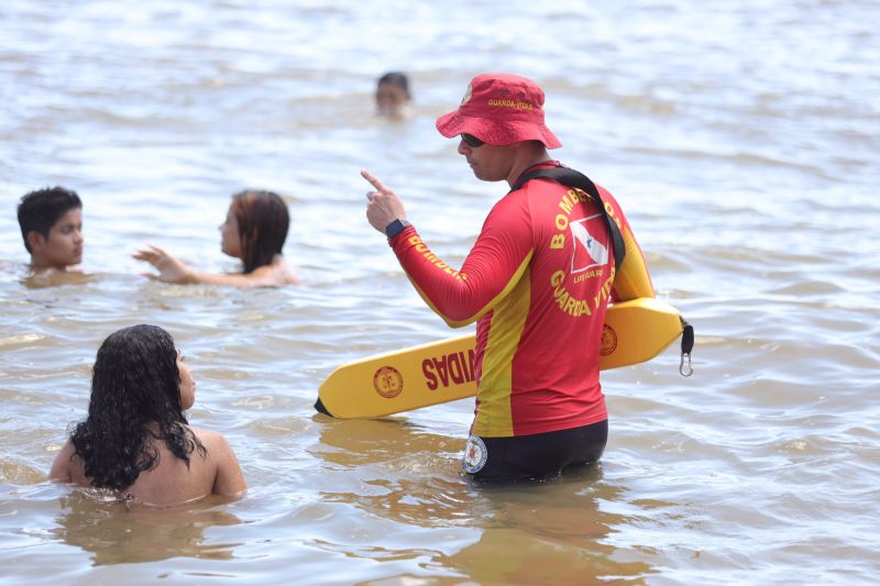Operação verão no Distrito de Outeiro em Belém <div class='credito_fotos'>Foto: Bruno Cecim / Ag.Pará | <a href='/midias/2022/originais/14891_fe6bba6e-ba95-6d51-f5a6-a423a49e8038.jpg' download><i class='fa-solid fa-download'></i> Download</a></div>