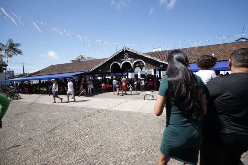 Distrito de Mosqueiro em Belém - praça Matriz - Tapiocaria <div class='credito_fotos'>Foto: Pedro Guerreiro / Ag. Pará | <a href='/midias/2022/originais/14894_0ea04c8b-b7f9-a351-9ca8-fefe014ea571.jpg' download><i class='fa-solid fa-download'></i> Download</a></div>