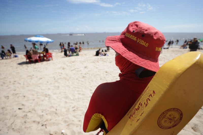 Operação verão no Distrito de Mosqueiro, verão <div class='credito_fotos'>Foto: Pedro Guerreiro / Ag. Pará | <a href='/midias/2022/originais/14895_9b11fa33-1954-6677-cff1-4561aaab7284.jpg' download><i class='fa-solid fa-download'></i> Download</a></div>
