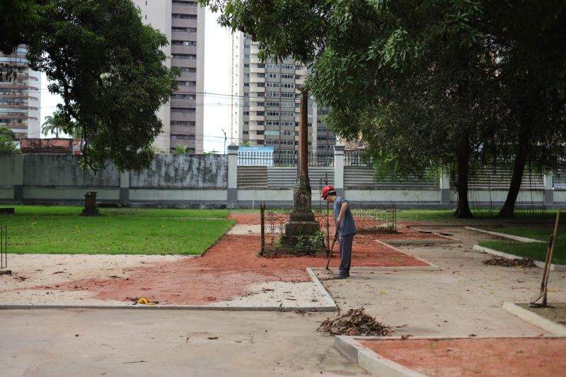 Obra de recuperação do Cemitério da Soledade, necrópole pública fundada em 1850, devido epidemia de febre amarela do século XIX, situado no bairro de Batista Campos na cidade paraense de Belém (estado brasileiro do Pará). <div class='credito_fotos'>Foto: David Alves / Ag.Pará | <a href='/midias/2022/originais/14905_01d77a62-ad49-84b5-8268-0fc0b216789d.jpg' download><i class='fa-solid fa-download'></i> Download</a></div>